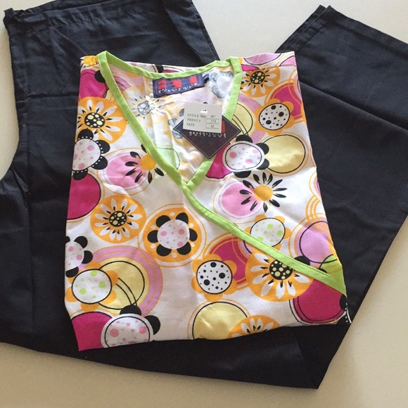 Medical Uniform Scrub Set - Picture 1 of 5